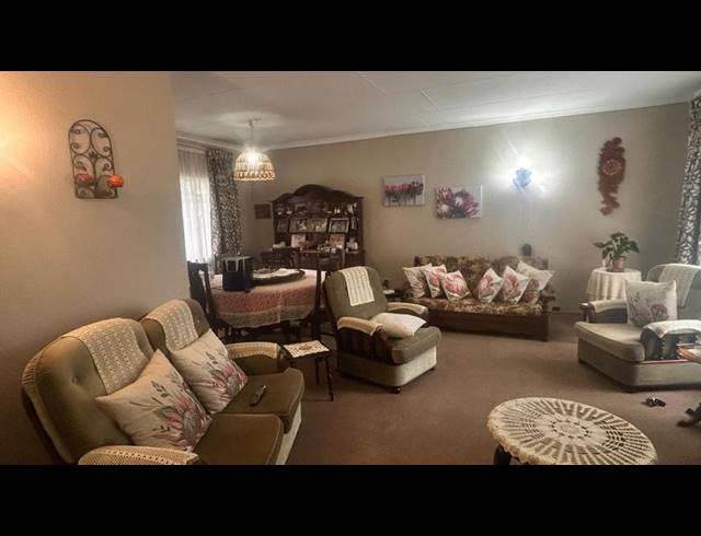 3 BEDROOM HOUSE FOR SALE IN KOSMOSPARK